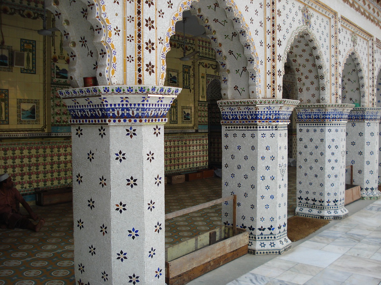 Image - star mosque motifs of blue stars