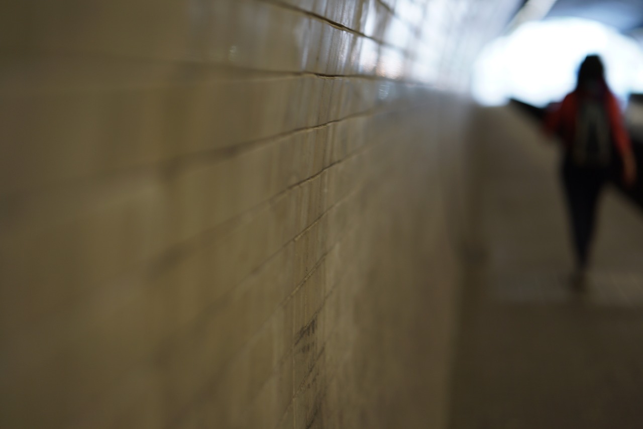 Image - tunnel flow woman run alone