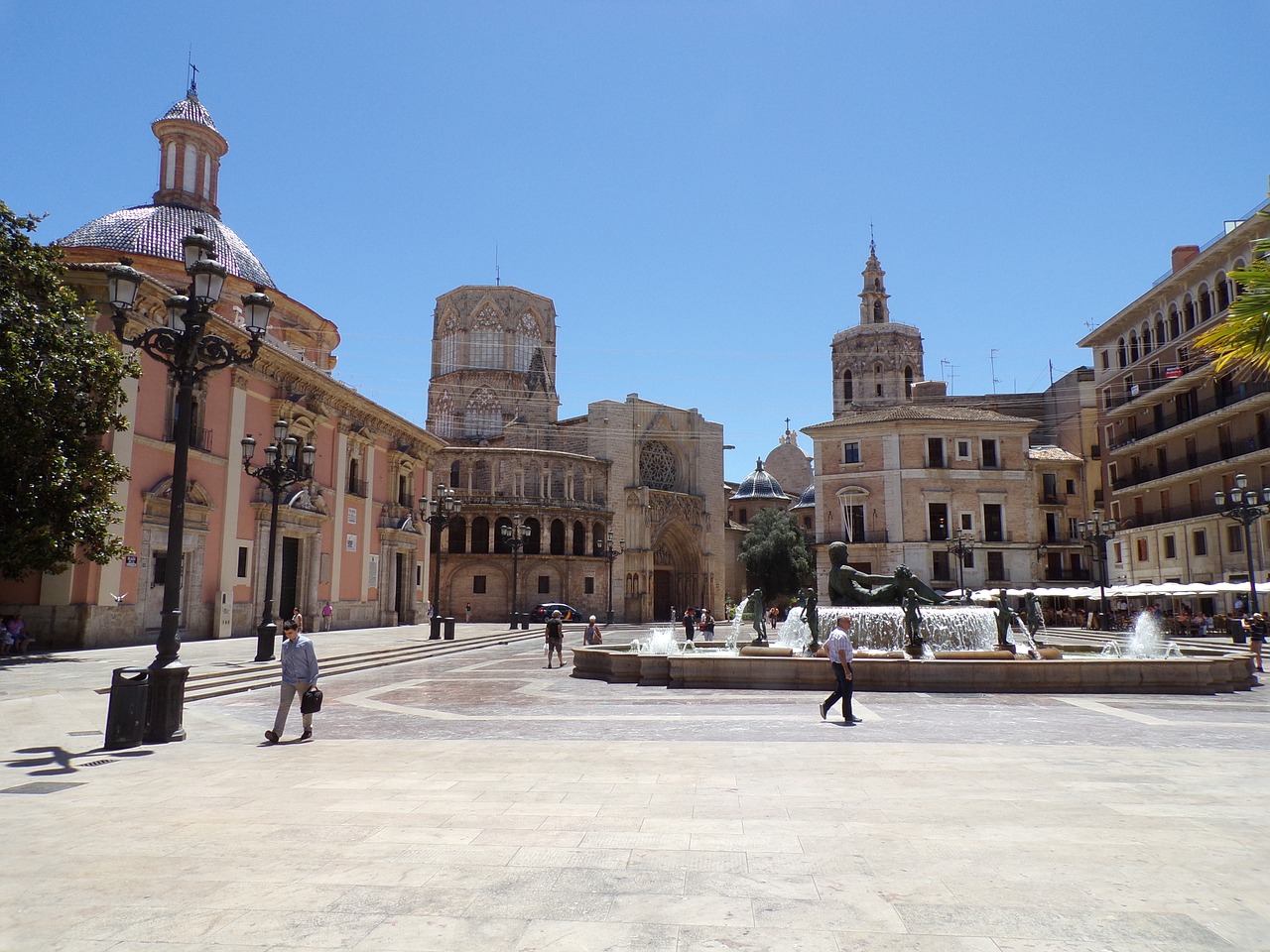 Image - spain value piazza cathedral