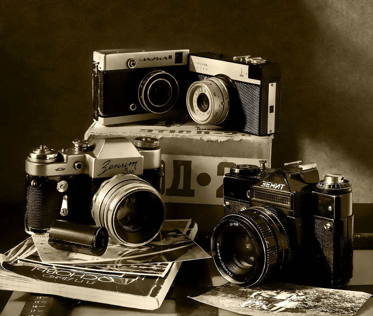 Image - still life cameras box