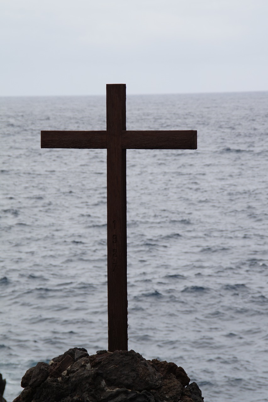 Image - cross sea commemorate drowned