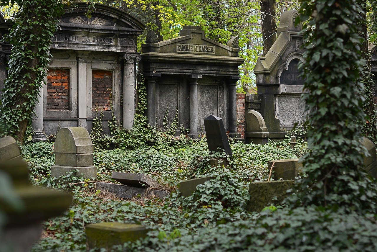 Image - cemetery jewish old monument