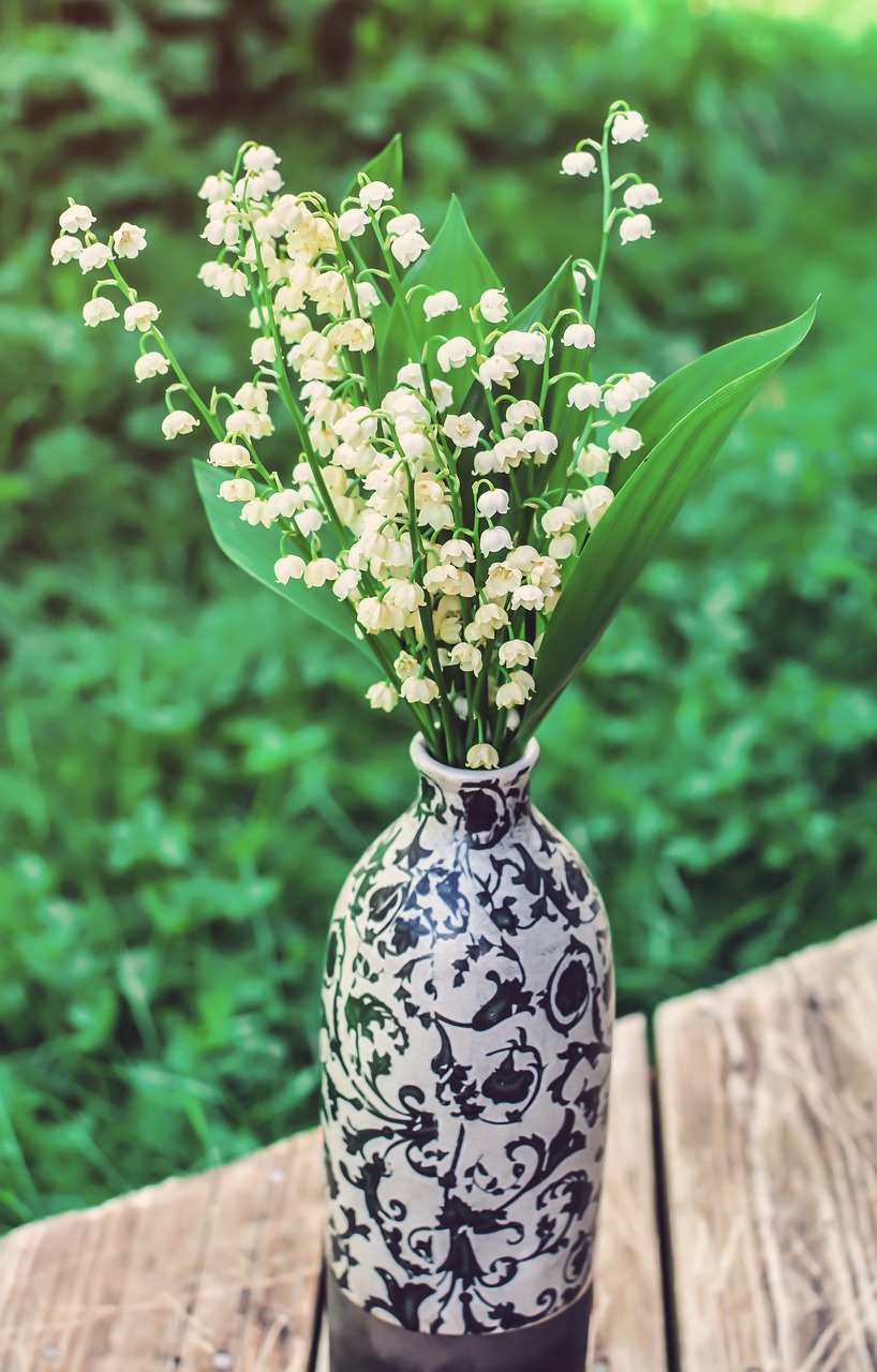 Image - lily of the valley flower pot