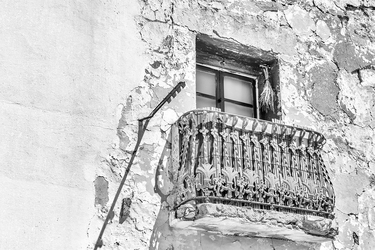 Image - spain raquena valencia balcony