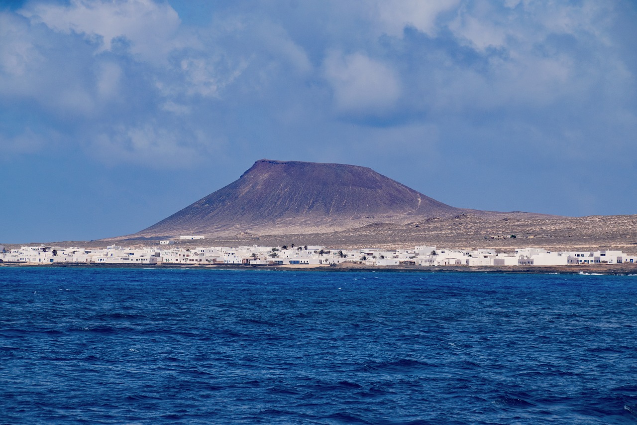 Image - caleta del sebo la graciosa