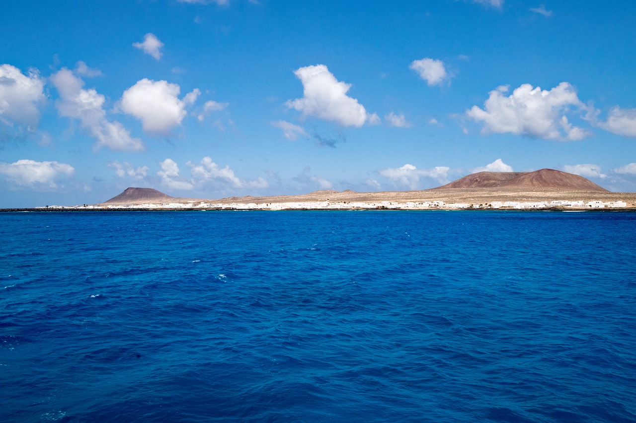 Image - la graciosa canary islands volcano