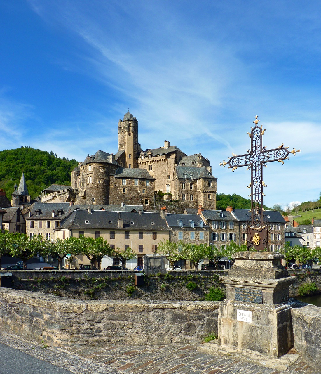 Image - aveyron estaing old village cross