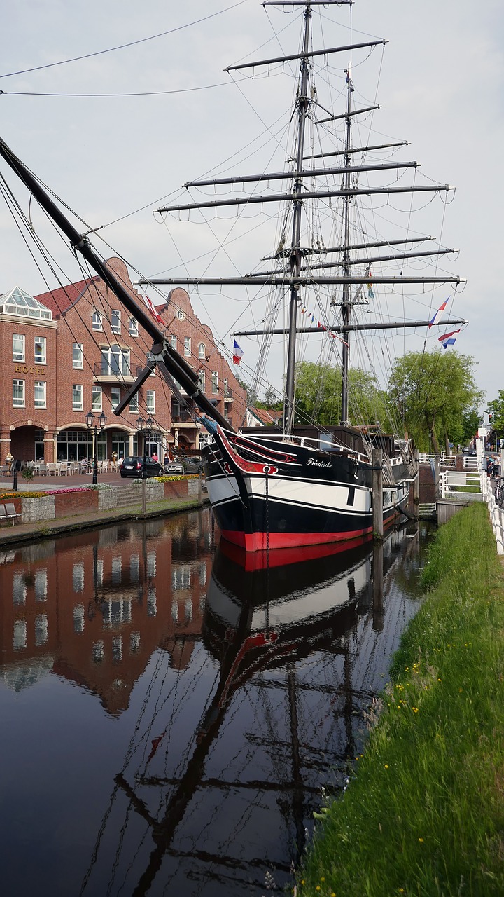 Image - saver sailing vessel