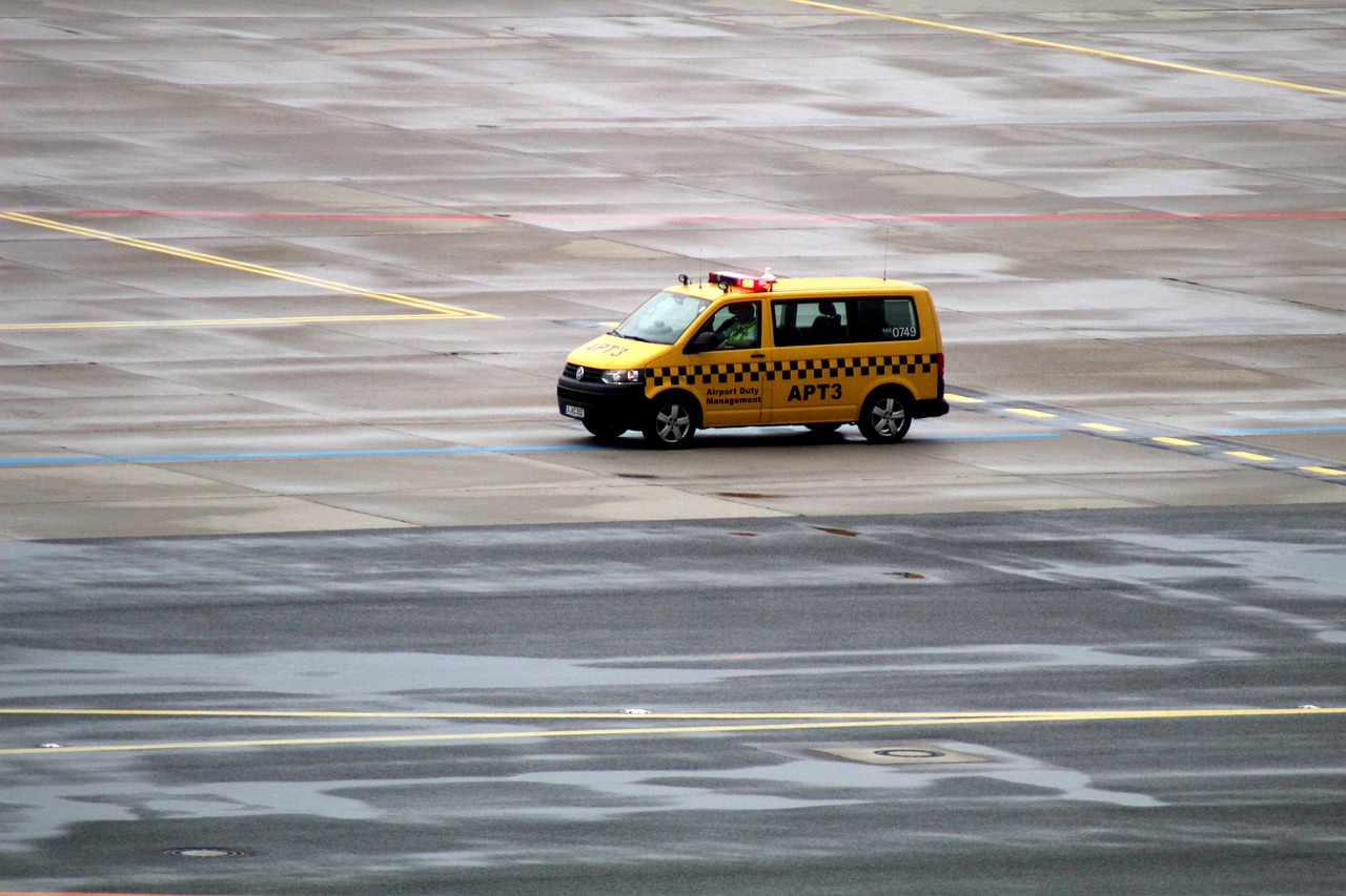 Image - vehicle runway airport landing