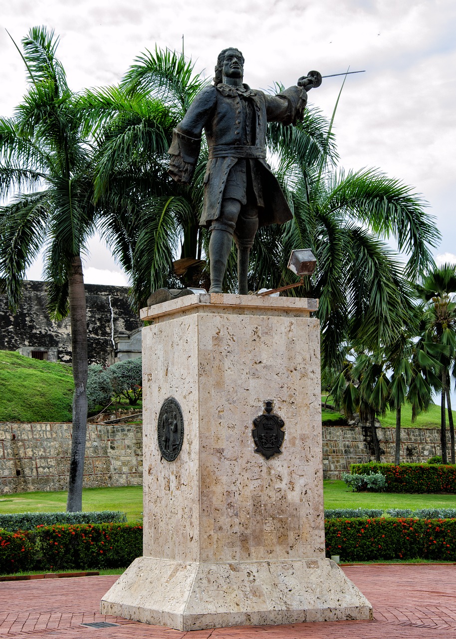 Image - colombia statue cartagena caribbean