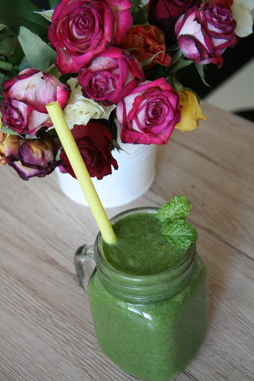 Image - smoothie spinach fruit vegetables