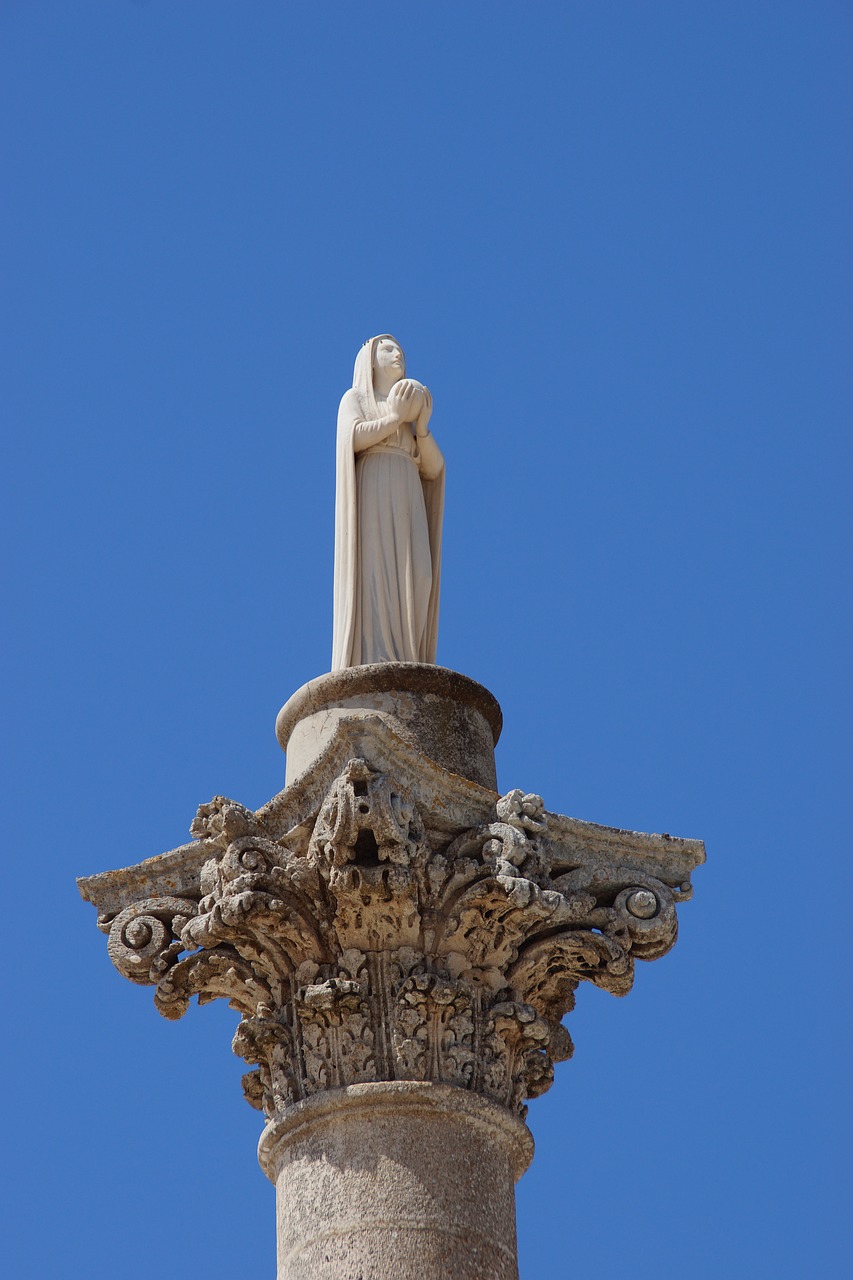 Image - statue marquee religion