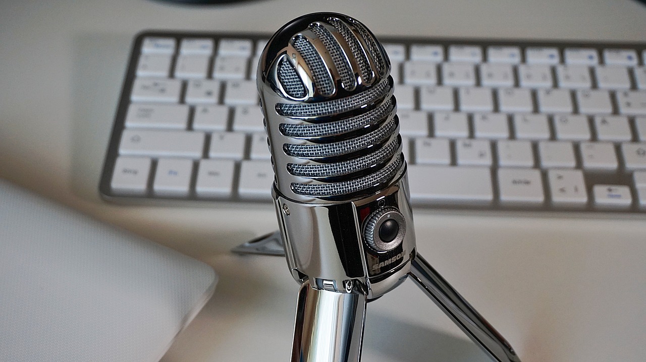 Image - microphone keyboard podcast