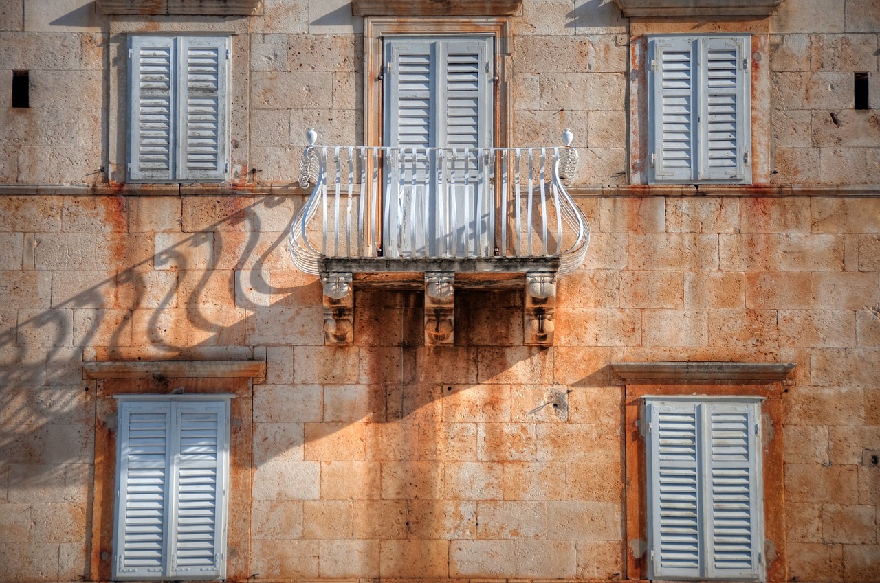 Image - croatia home shadow