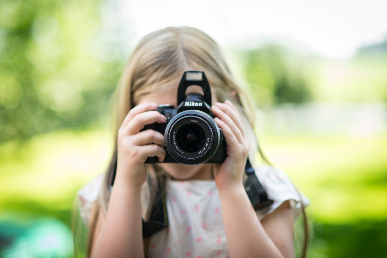 Image - girl taking picture people photo