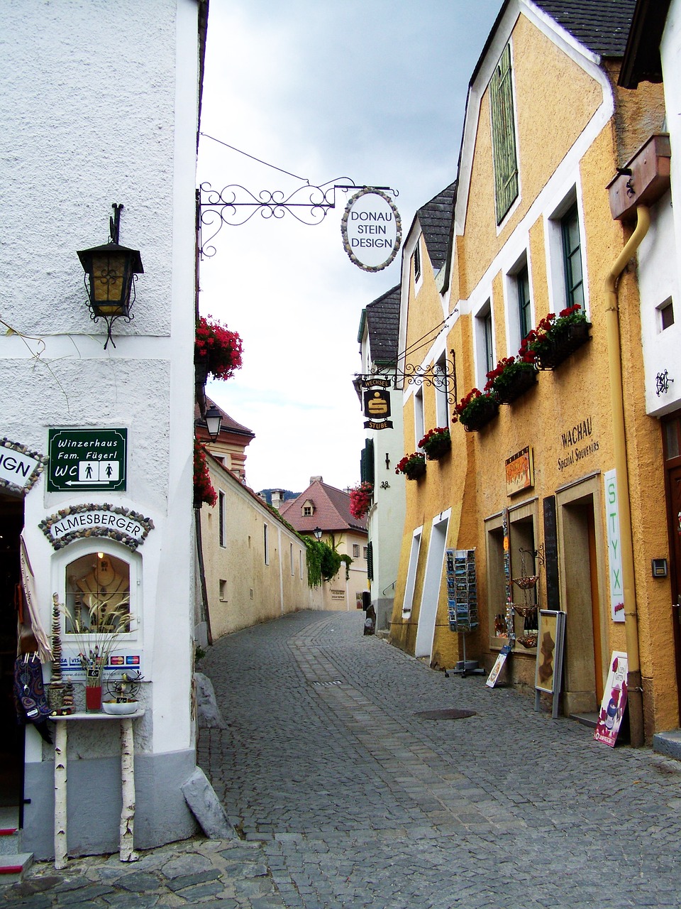 Image - dürnstein street details