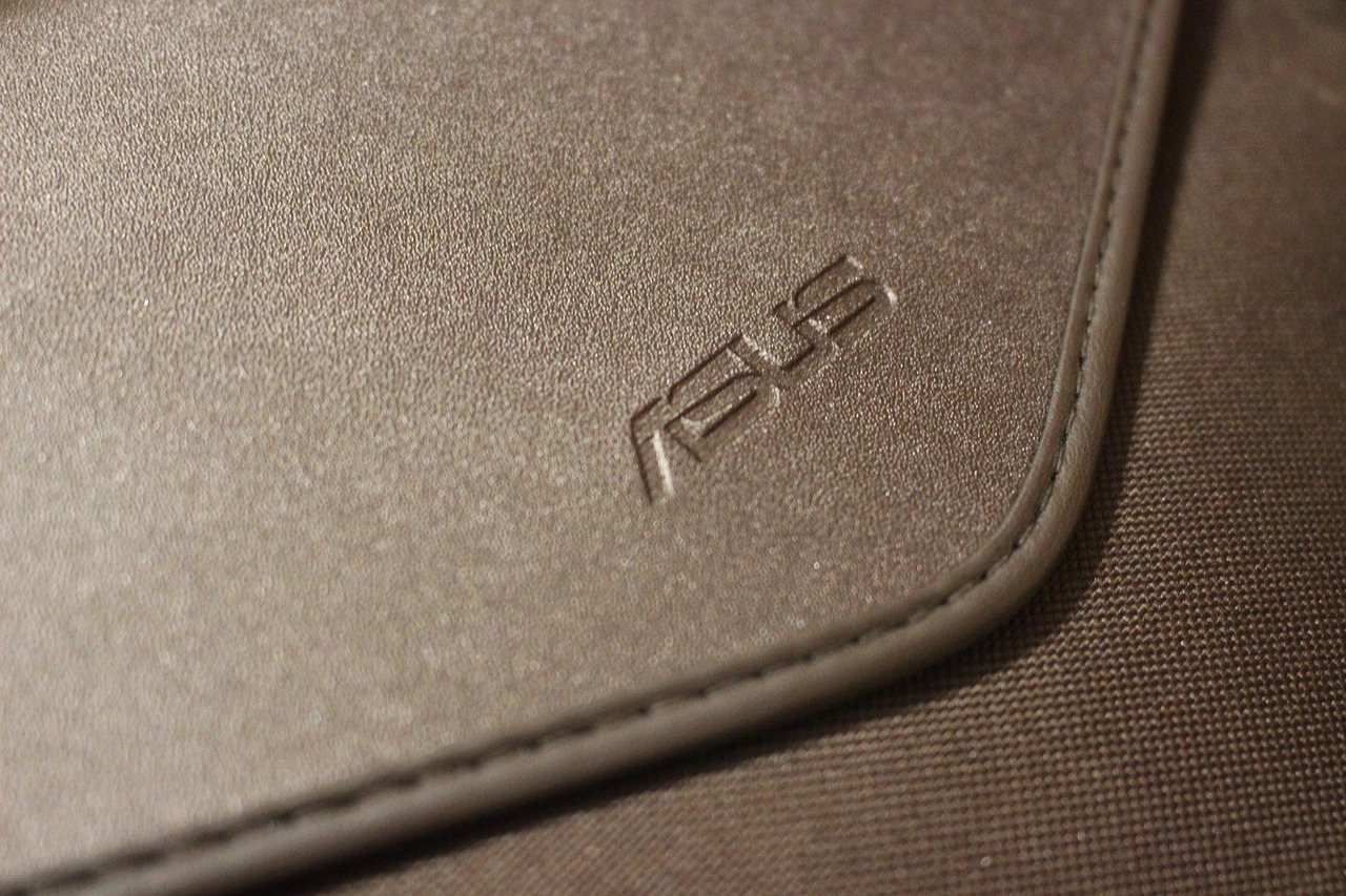 Image - asus brand close up