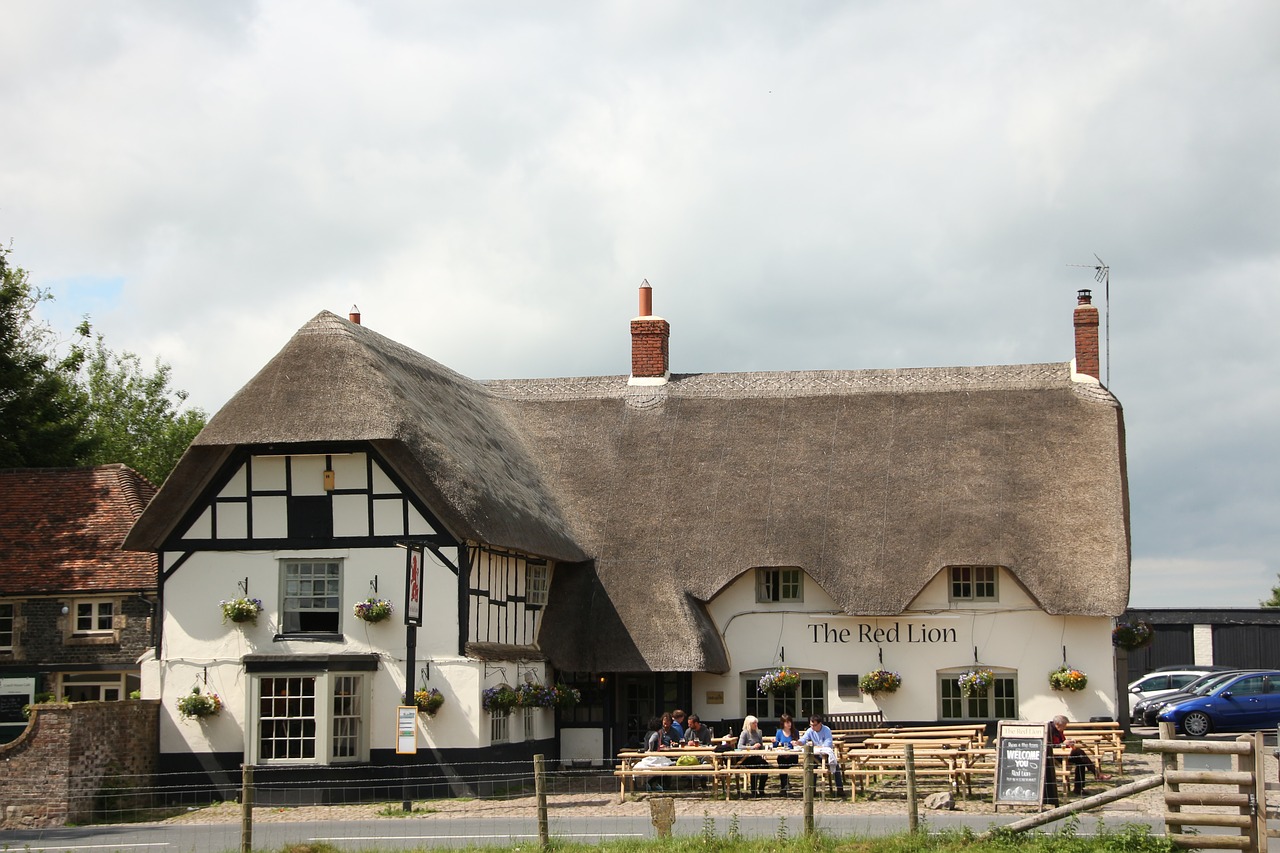 Image - avebury thatched cottage inn pub