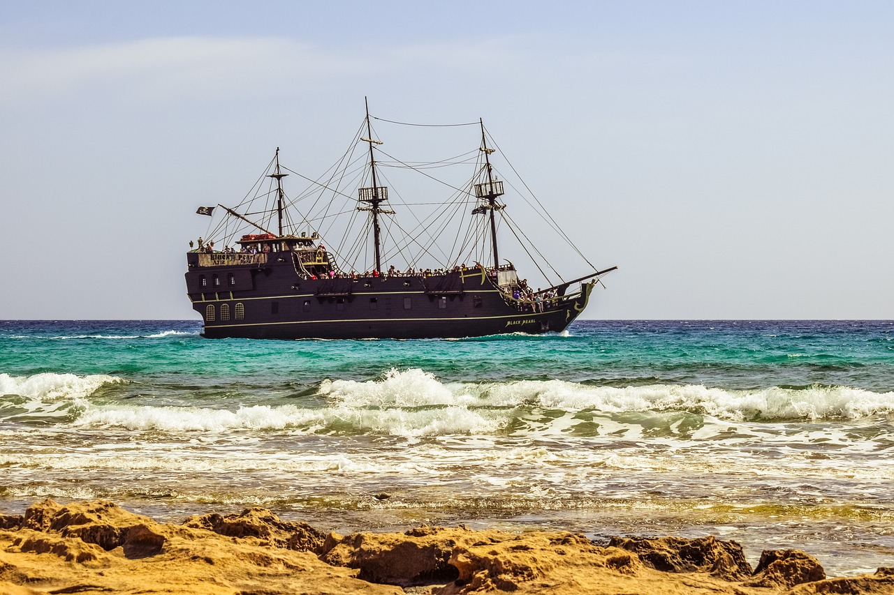 Image - pirate ship black pearl sailboat