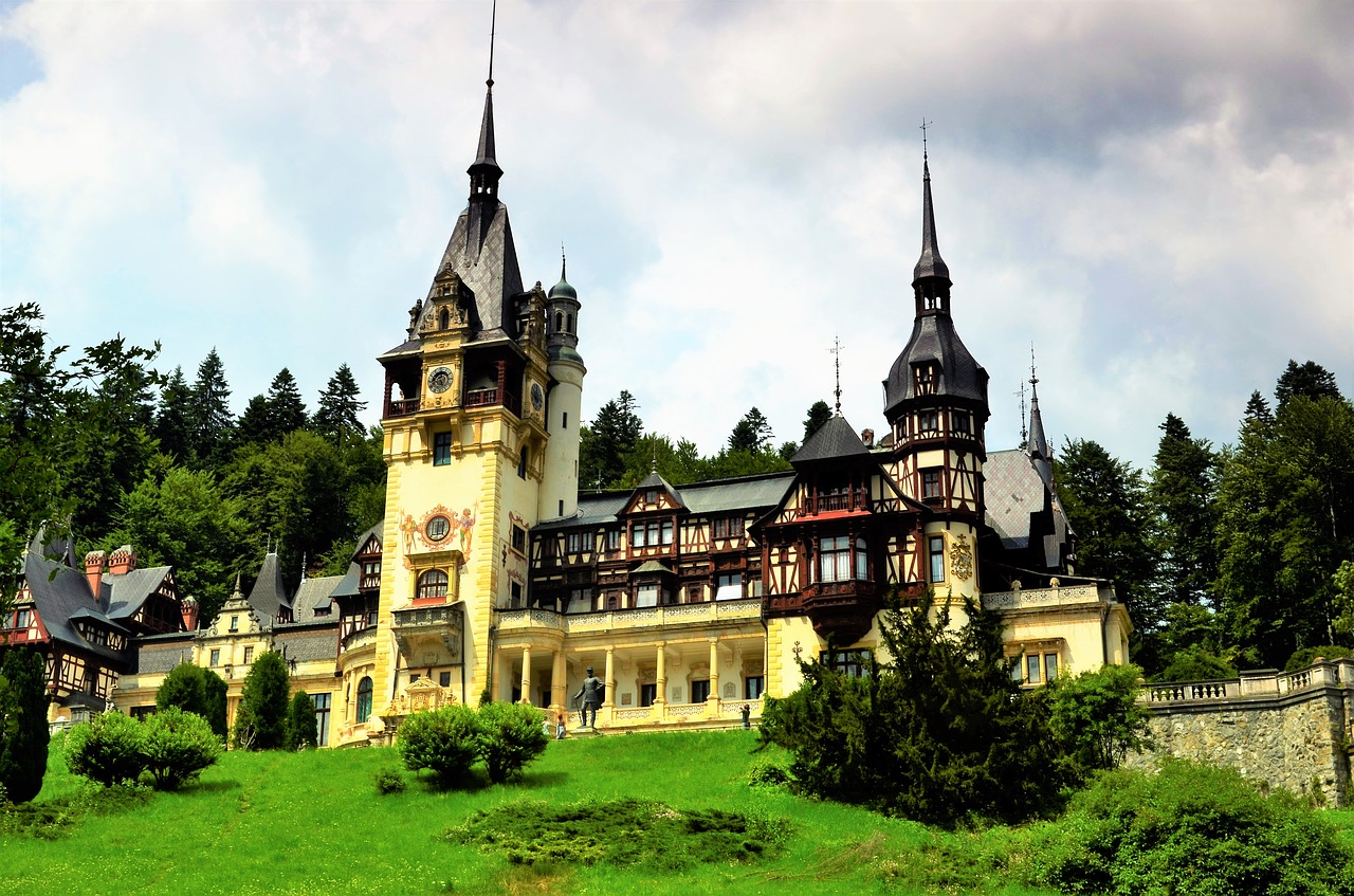 Image - castle romania sinaia monument