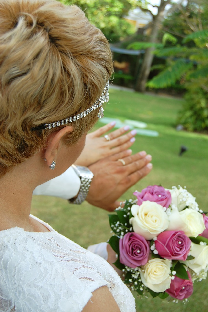 Image - flowers wedding bouquet white trim