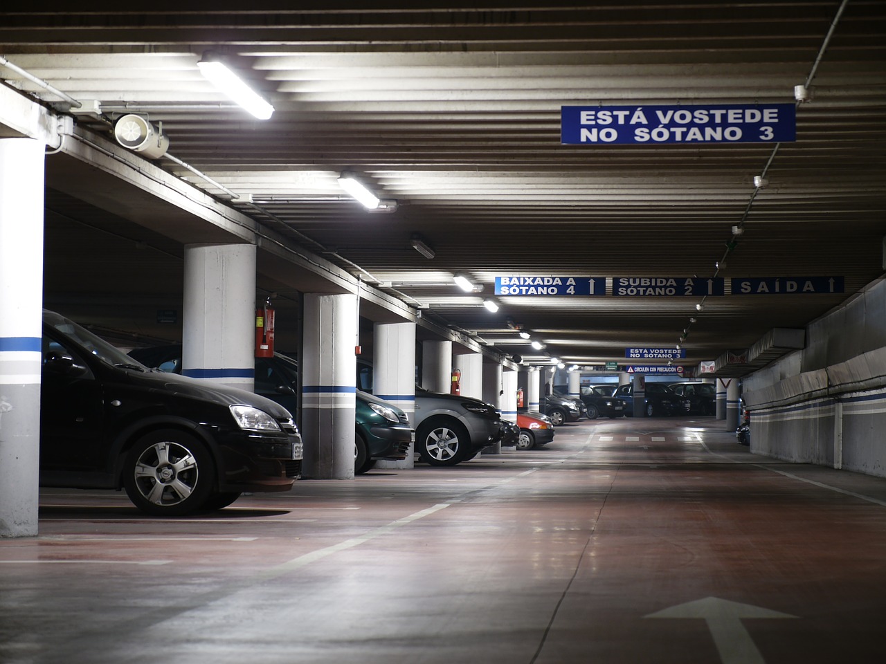 Image - parking dark cars