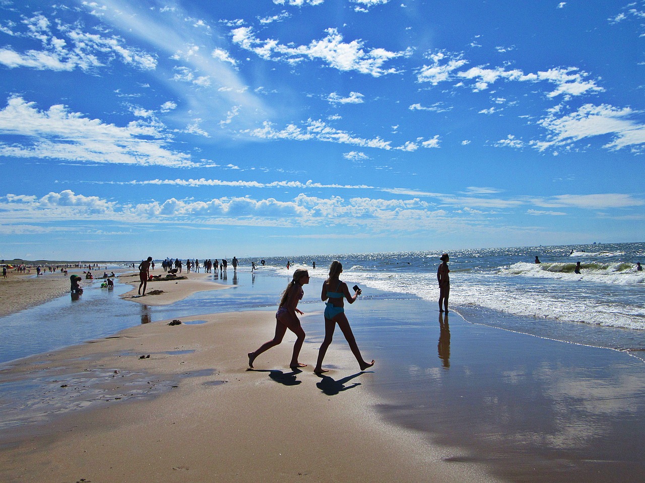 Image - north sea silhouette children