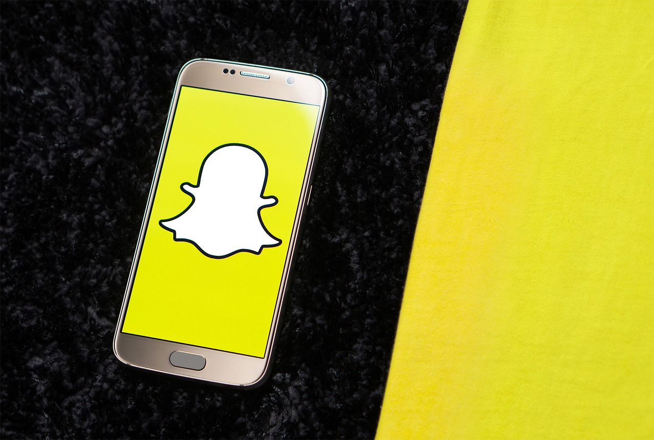 Image - snapchat social media smartphone