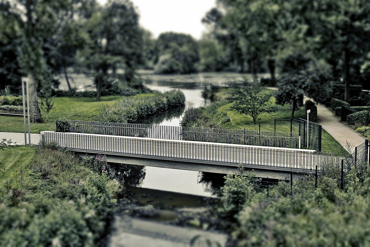 Image - hamburg bridge landmark canal