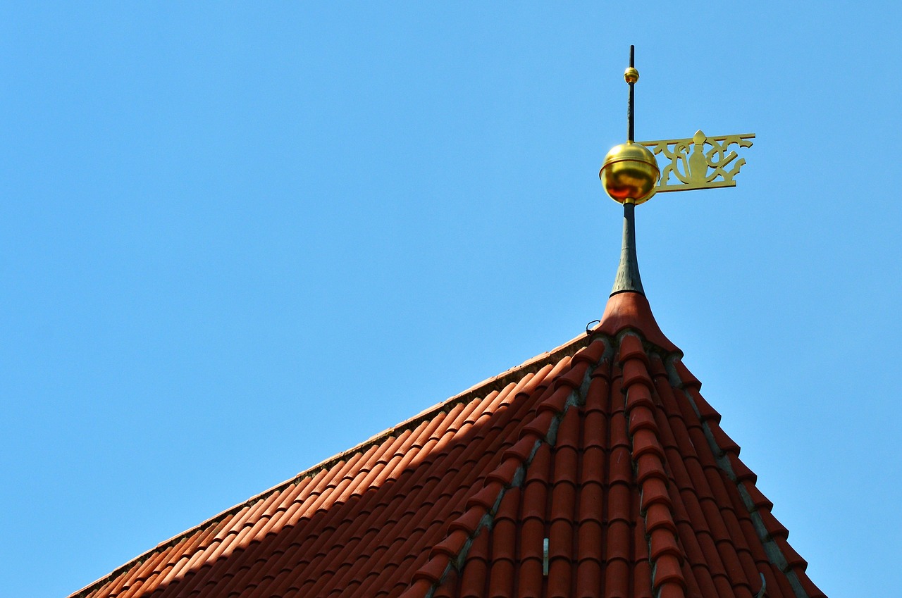 Image - roof gable tile building roofing