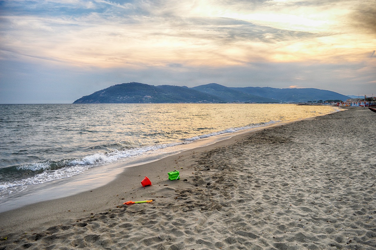 Image - beach sea monti sand carrara