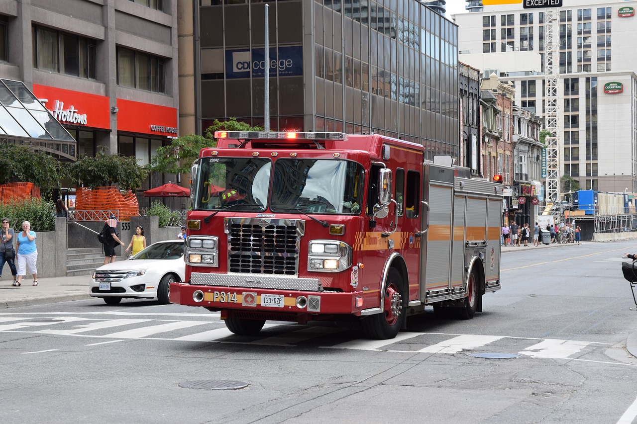 Image - fire truck fire toronto