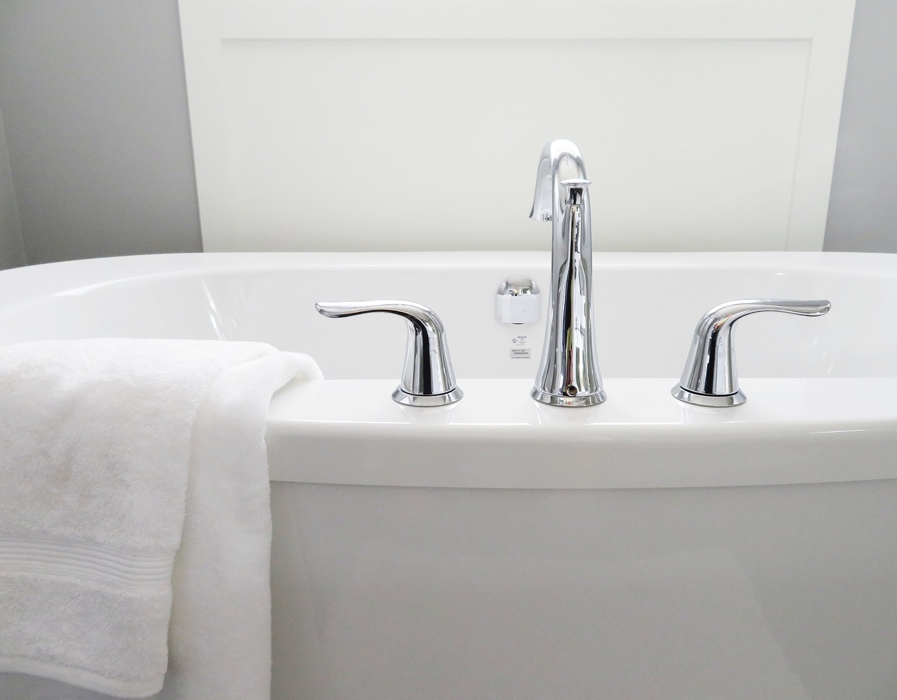 Image - bathtub tub bathroom bath white