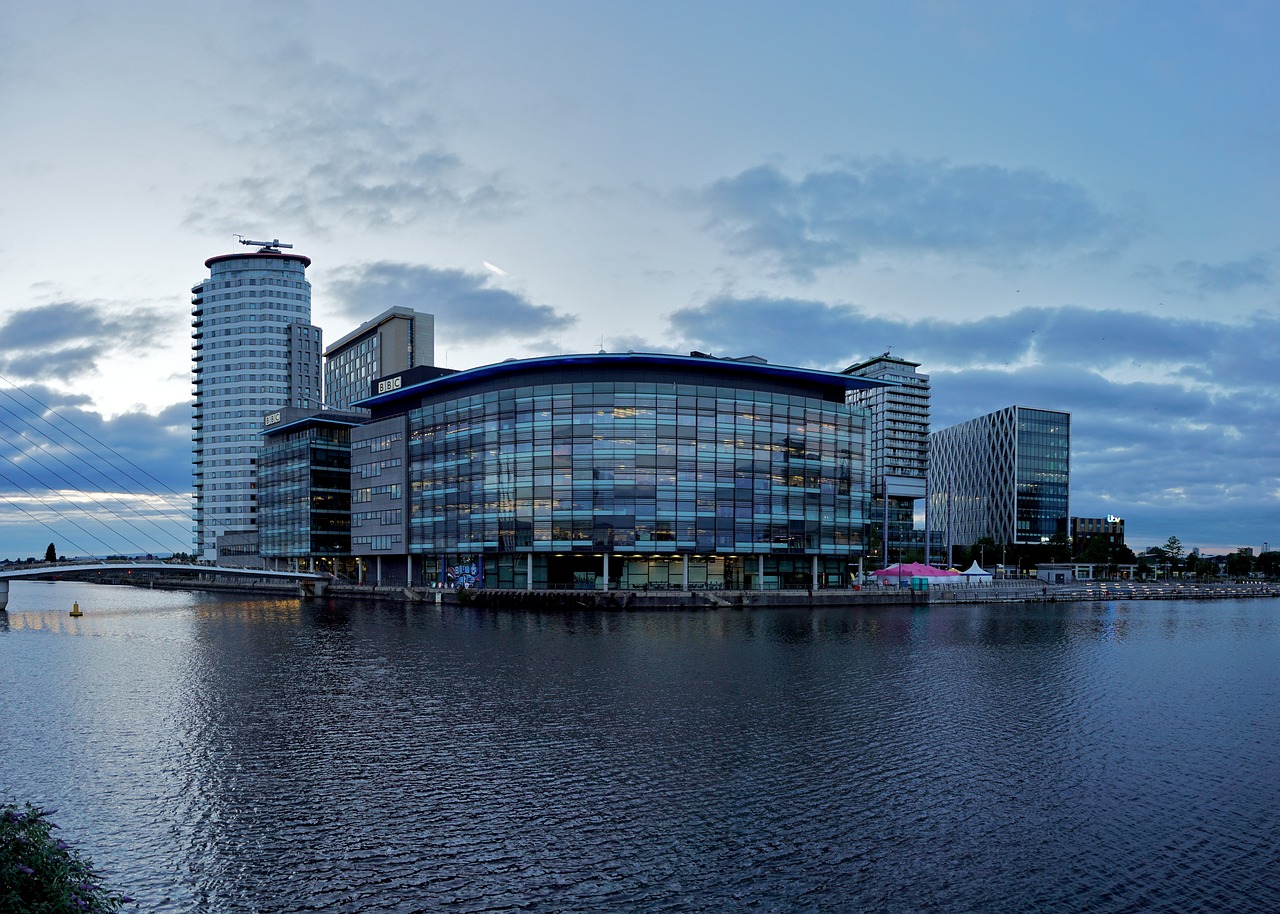 Image - manchester evening modern building