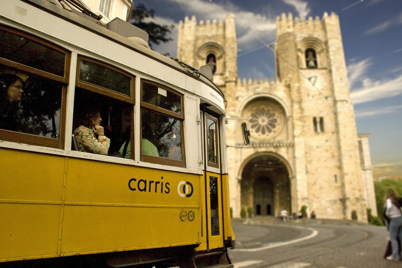 Image - lisabona lisbon cathedral cathedral