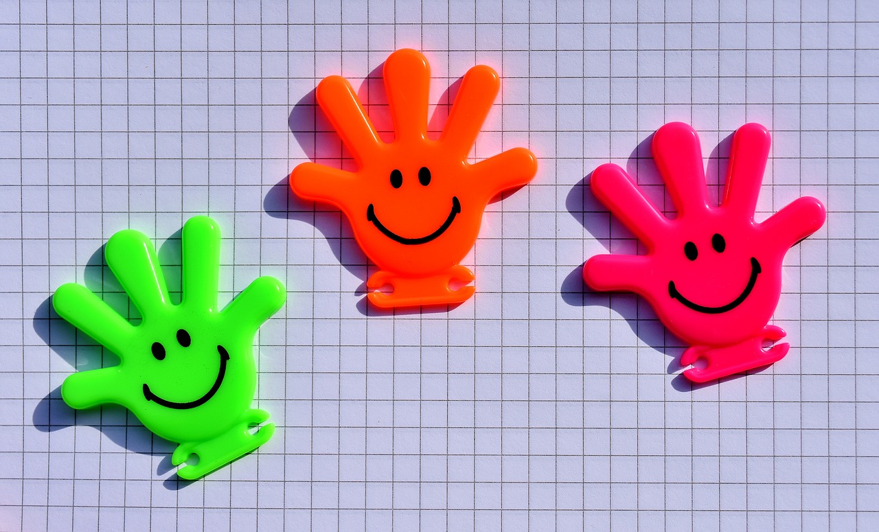 Image - smilies hands holding hands funny