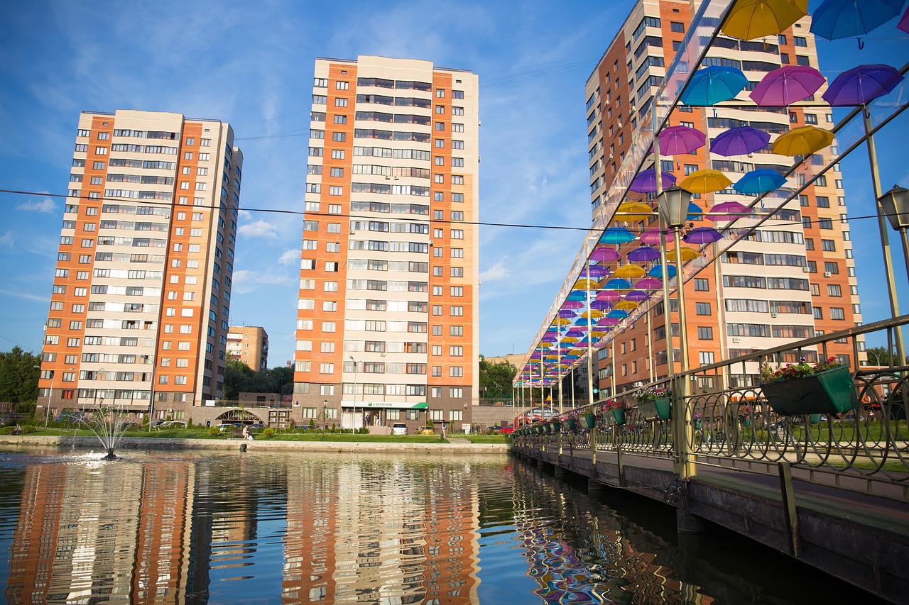 Image - chekhov bridge umbrellas otragenie