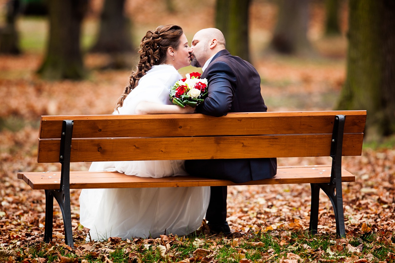 Image - wedding autumn leaves bench park