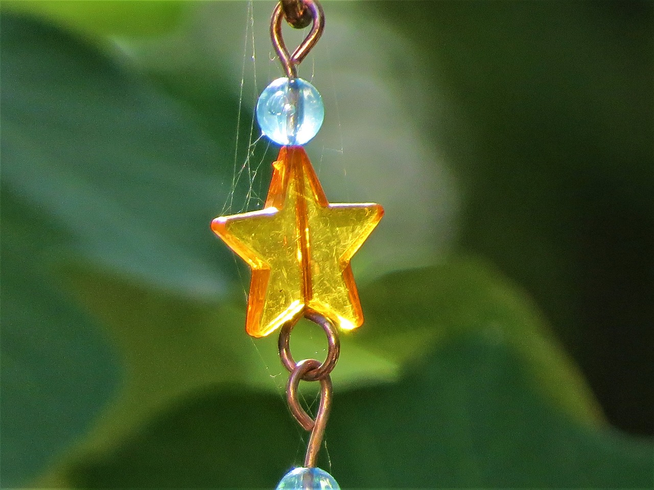 Image - decorative chain outside yellow