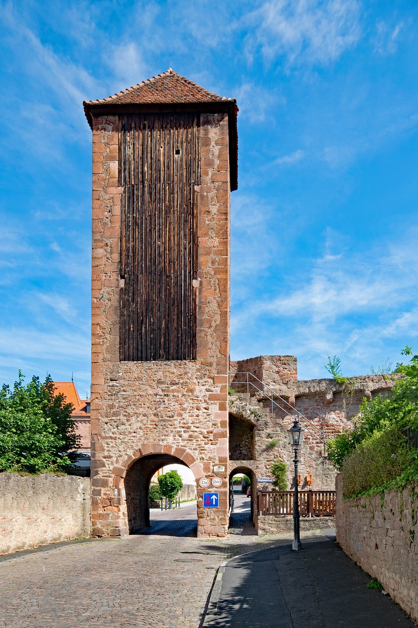 Image - wooden gate city wall gelnhausen