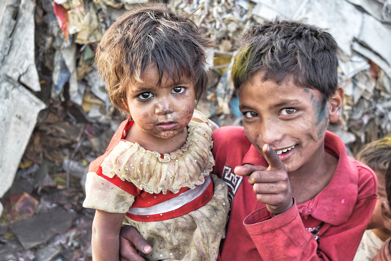 Image - india slums poor brother sister