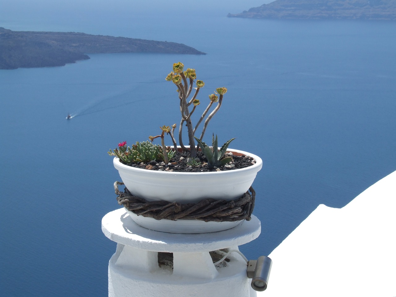 Image - santorini greece vase