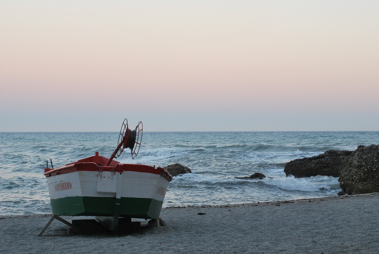 Image - boat fishing medeterrainan