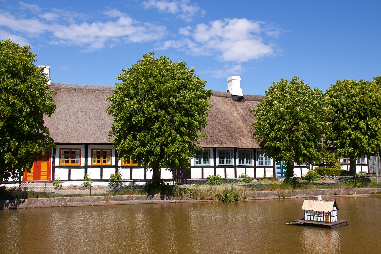 Image - pond farm houses half timbered