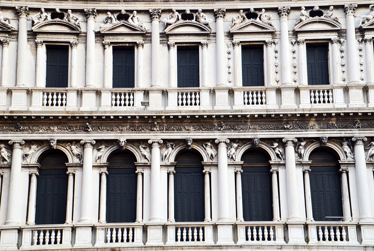 Image - house facade venice st mark s square