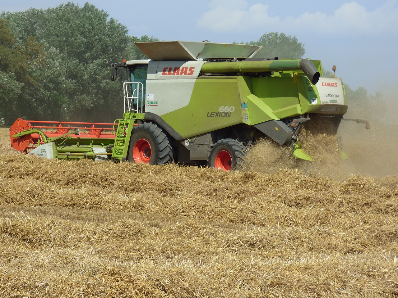 Image - harvester harvest danube an island