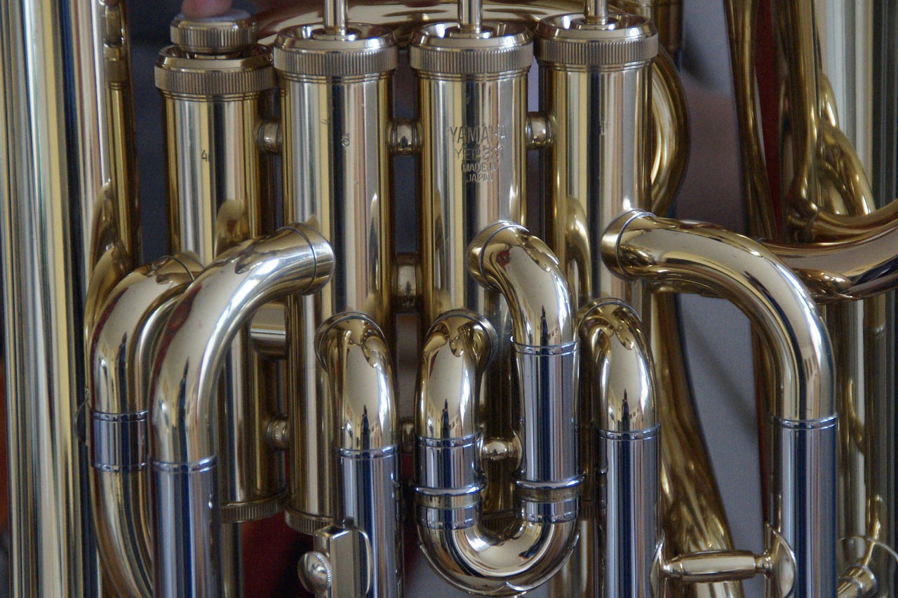 Image - tuba trains pipes brass instrument