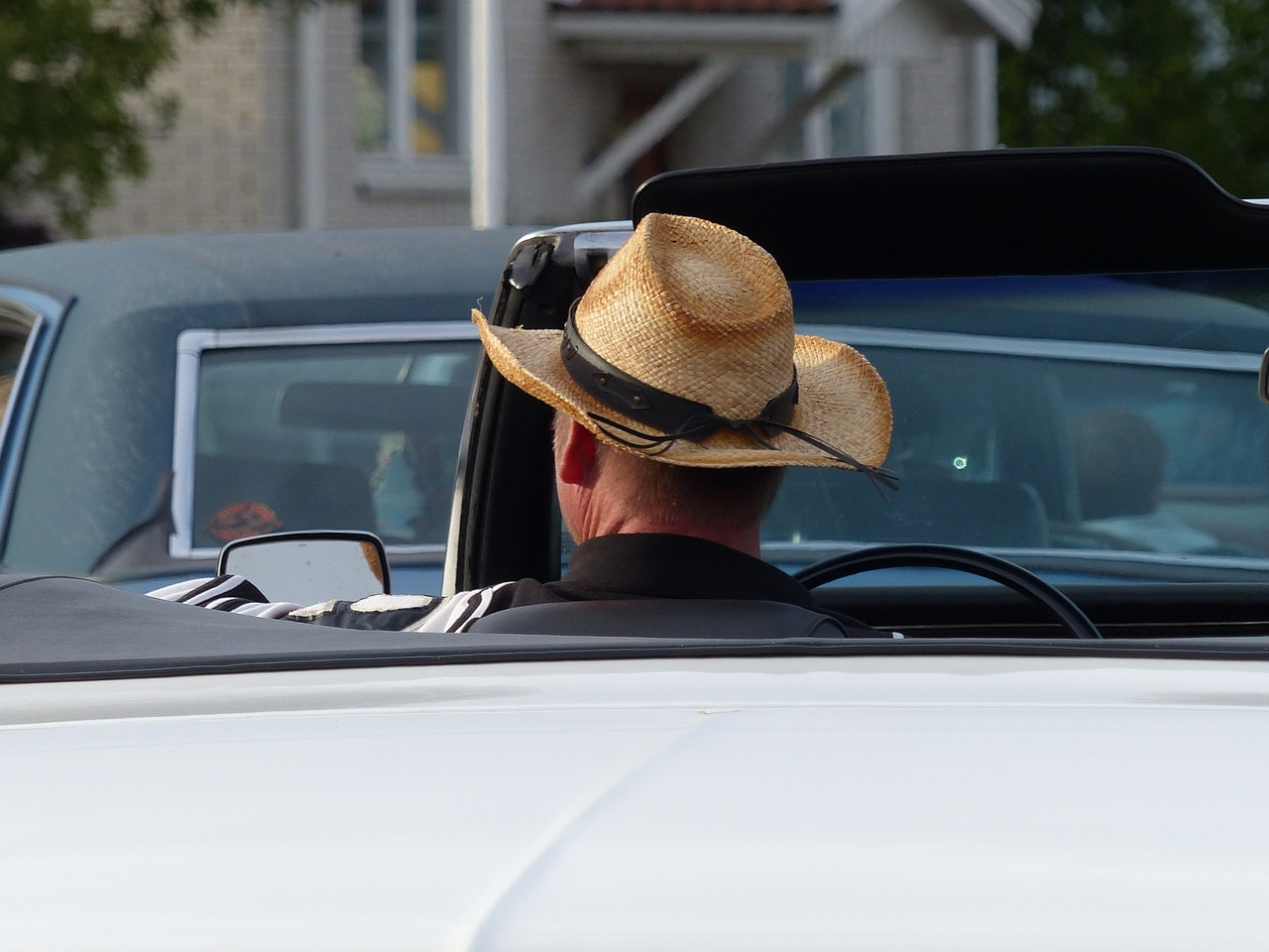 Image - cruising car man driver hat straw