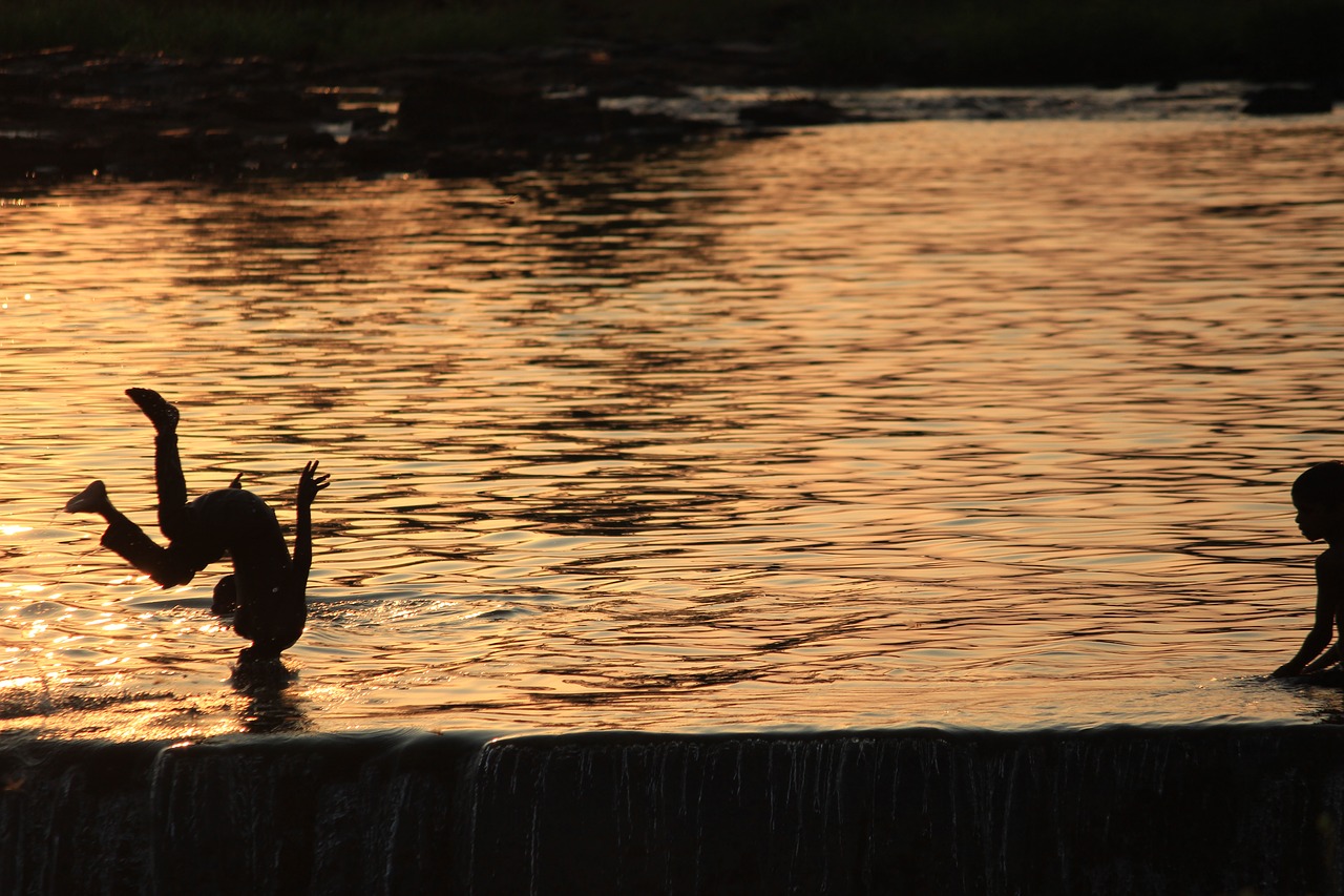 Image - kids water reservoir swimming