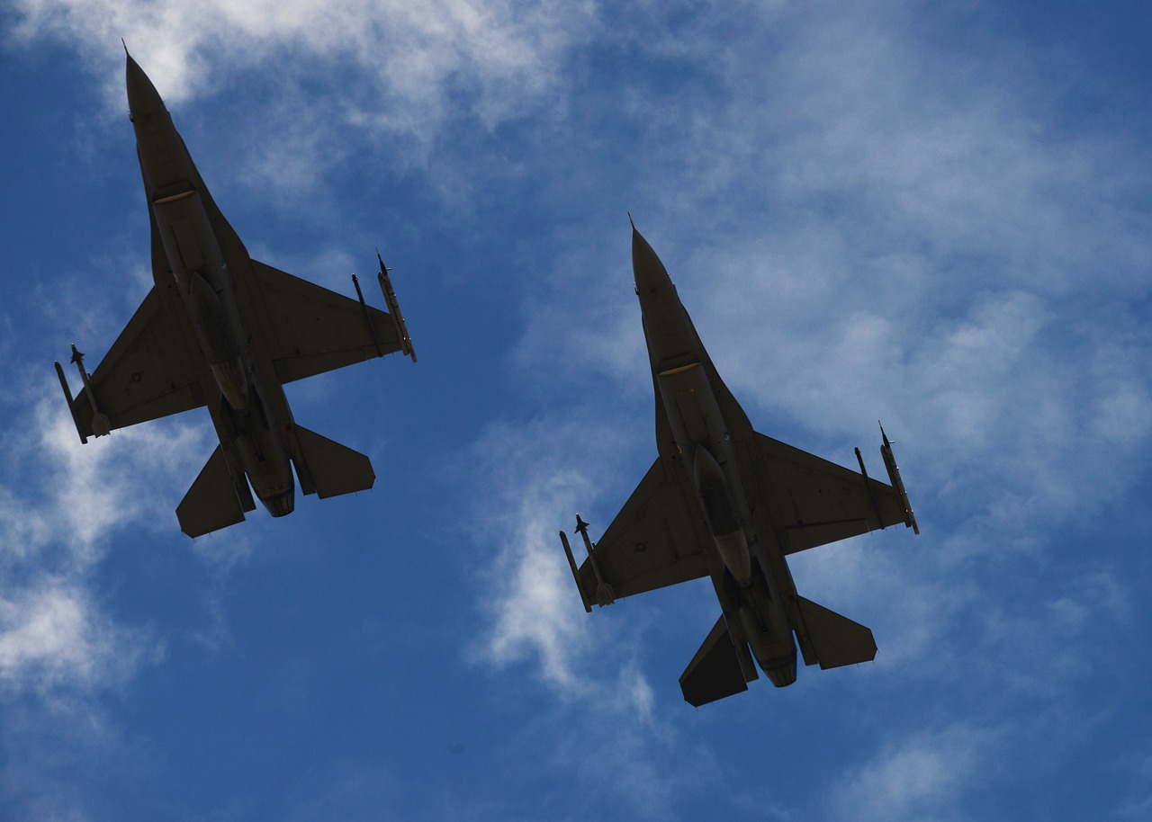 Image - f 16 formation flight training usaf